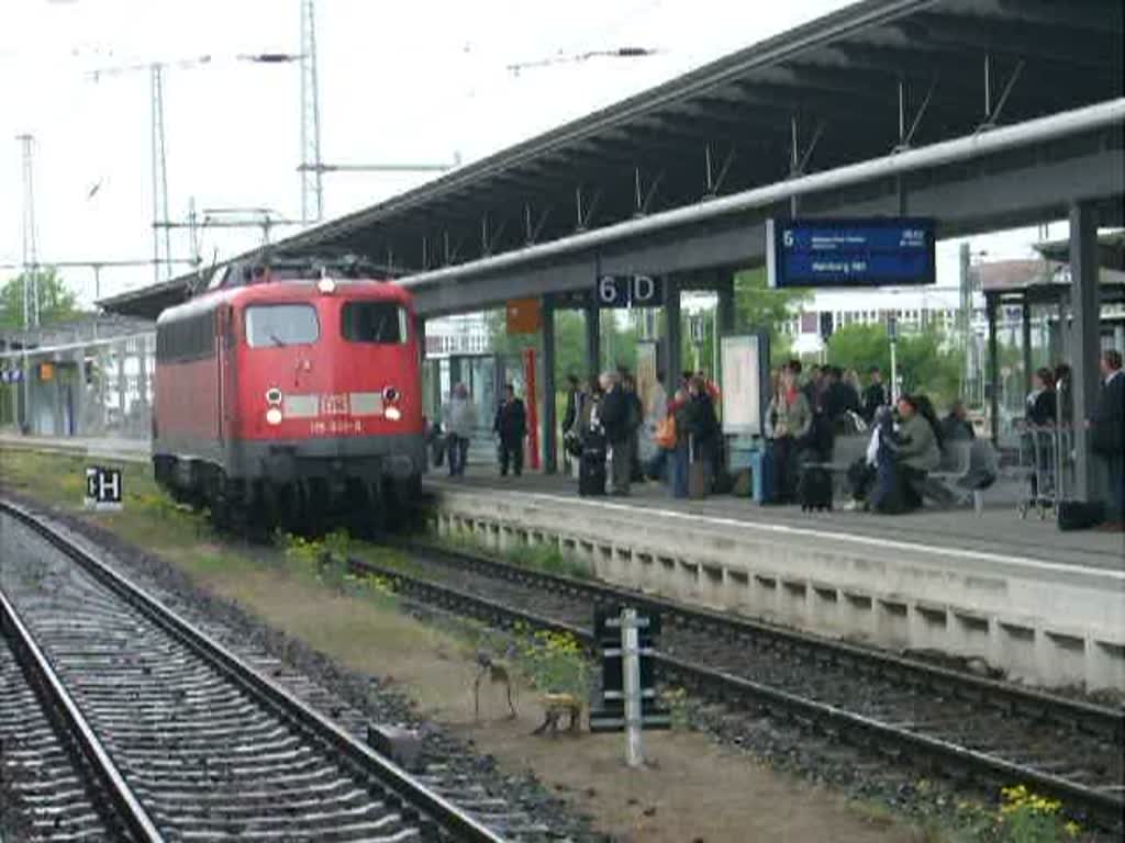 115 332-9 hat den IC1809 von Ostseebad Binz nach Kln Hbf. im Rostocker Hbf.abgeliefert und fhrt  wieder zurck nach Stralsund und wird dort den EC378(Wien Sdbahnhof-Ostseebad Binz)in Stralsund bespannen.(03.04.09)

