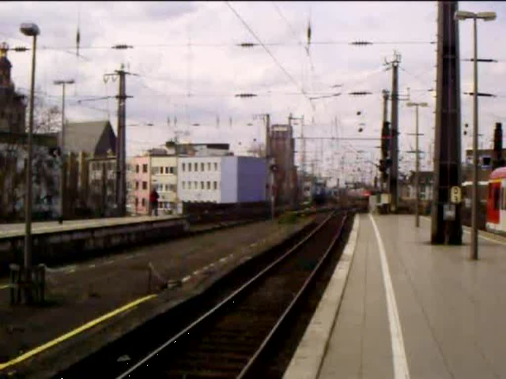 120 151  ZDF Express  zieht den IC 2010 Frankfurt(Main)Hbf - Berlin-Sdkreuz in den Klner Hbf. Weil der Zug 5 Minuten versptet war fuhr er leider nich auf Gleis 3 wo ich ihn super htte filmen knnen, sondern auf Gleis 2. 28.03.08