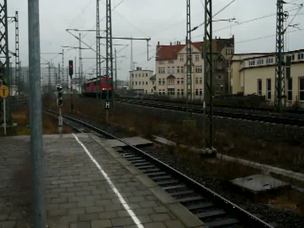 155 135 und eine weitere 155 ziehen am 22.02.2009 einen gemischten Gz Richtung Erfurt.