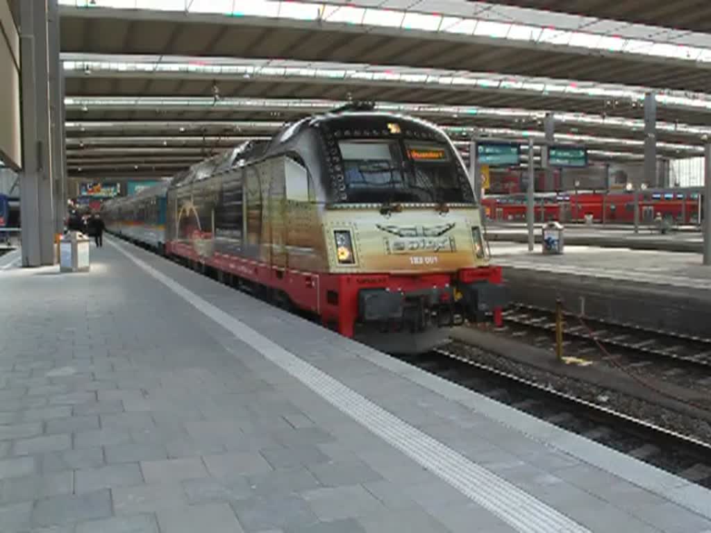 183 001-7 mit ALX84108 von Mnchen Hbf nach Schwandorf bei der Ausfahrt in Mnchen Hbf.29.03.2012 