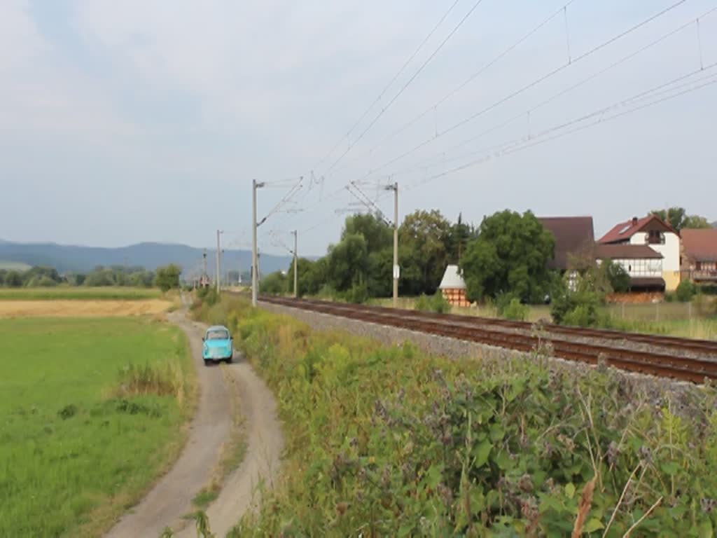 211 030-2 fuhr am 21.07.18 den Störtebeker-Express von Saalfeld durch Etzelbach nach Bergen auf Rügen.