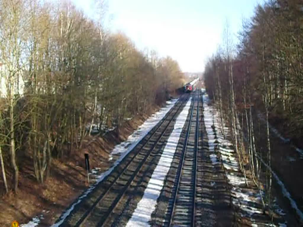 232 xxx fhrt am 09.02.11 von Marktredwitz Richtung Nrnberg. Hier bei der Durchfahrt in Waldershof.