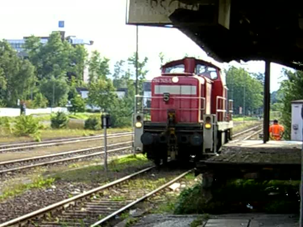 294 745 fhrt LZ Richtung Schnaittenbach aus dem bahnhof Hirschau aus. (Strecke Amberg-Schnaittenbach, 20.08.2007)