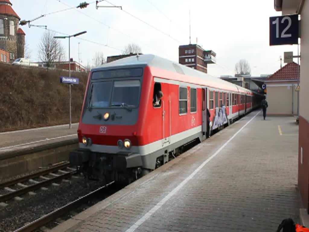 Am 07.02.2012 fuhr ein Ersatzpark bestehend aus n-Wagen und 143 auf der Strecke Braunschweig - Rheine. Das Video zeigt den Zug bei der Ausfahrt aus dem Hauptbahnhof von Osnabrck.