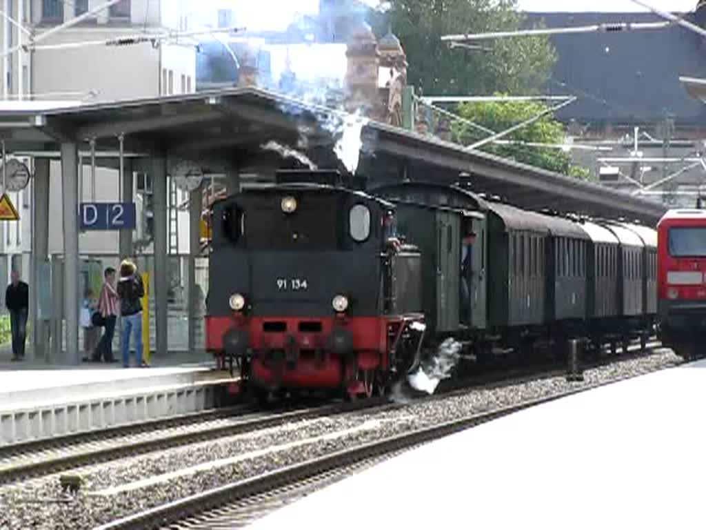 Dampflok 91 134 fhrt mit ihrem Sonderzug der MEF in den Bereitstellungsraum, Schwerin Hbf 29.08.2009
