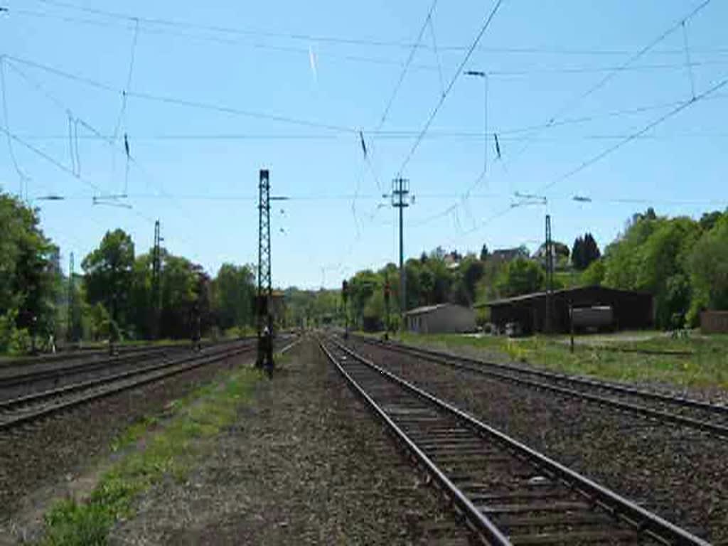 Dampfloks  Parallelein- und Ausfahrt im Bahnhof Sontra aus Bebra kommend. Es handelt sich um die Loks 41 144 (rechts) und 50 3552 (links). Die Sonderfahrt fand im Rahmen des Dampflokfestes am 11.05.08 in Bebra statt.