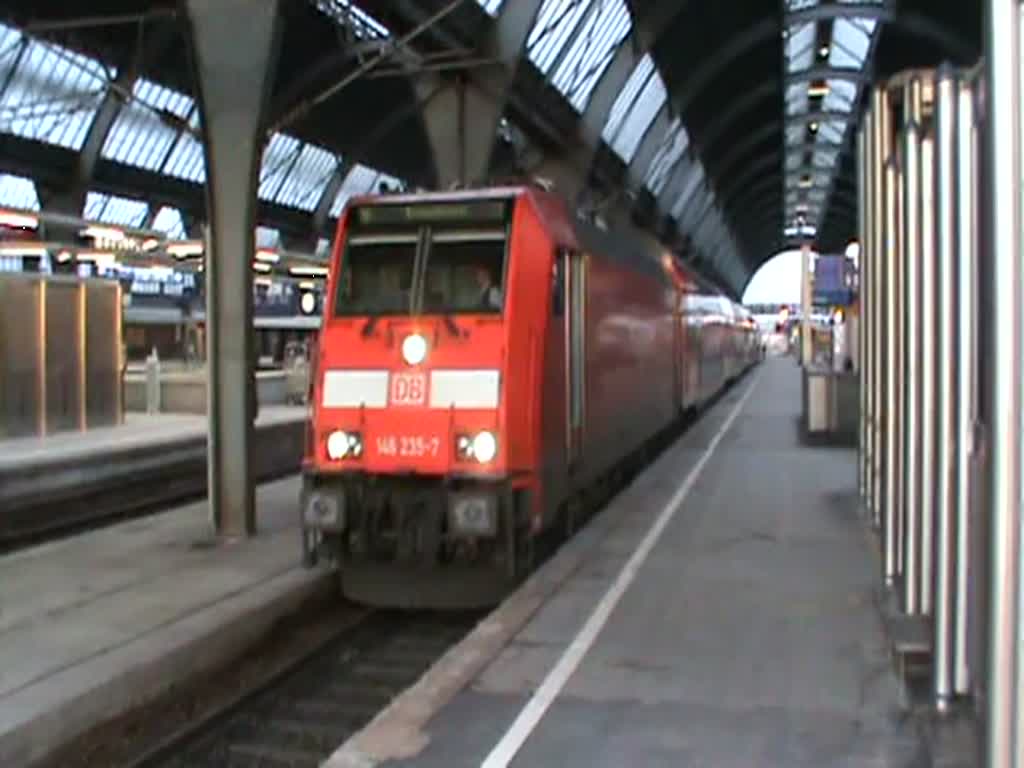 Eine BR 146 mit RB in Karlsruhe Hbf am 15.01.11