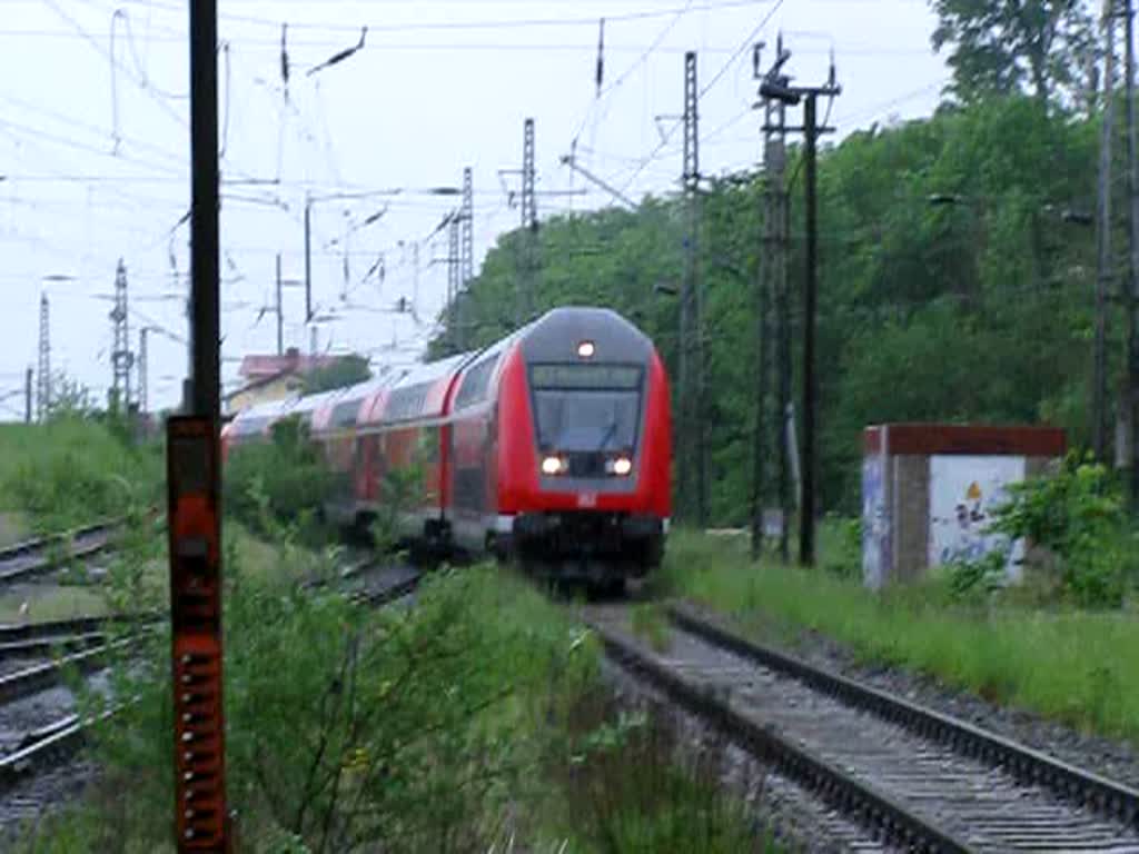 Einfahrt des RE 33015 aus Hamburg in den Bahnhof Bad Kleinen, 17.05.2008