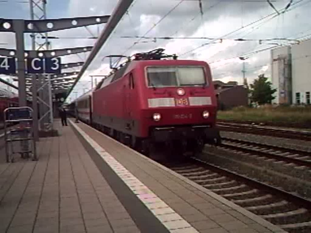 IC1909 von Ostseebad Binz nach Kln Hbf.kurz vor der Ausfahrt im Rostock Hbf.(07.09.08)
