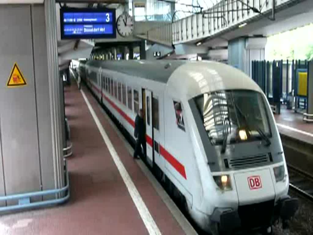Im Schneckentempo kriecht IC 2154 nach Dsseldorf aus dem Bahnhof Kassel-Wilhelmshhe heraus. Umso besser: so konnte ich 101 141-0 nochmal gut festhalten! (25.07.2009)