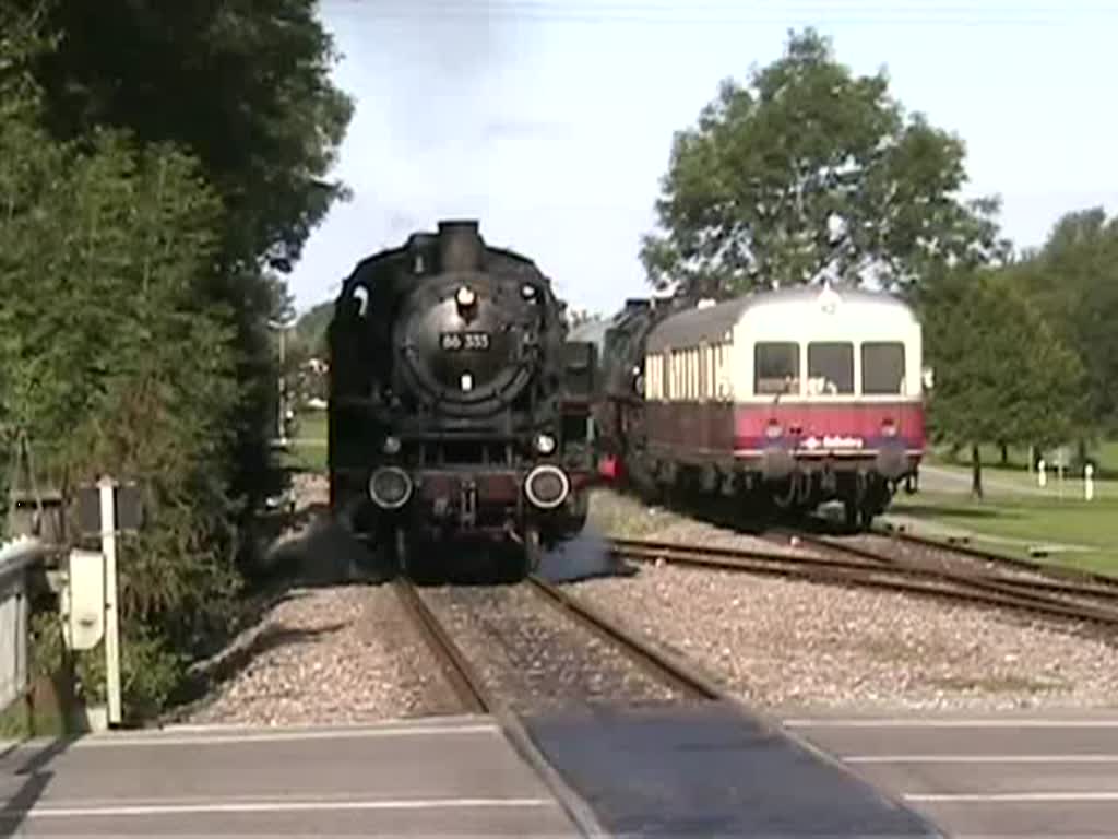Impressionen von der morgendlichen Fahrt, aufgenomen aus dem Zug  von Blumberg nach Weizen und zurck am 19.08.06.