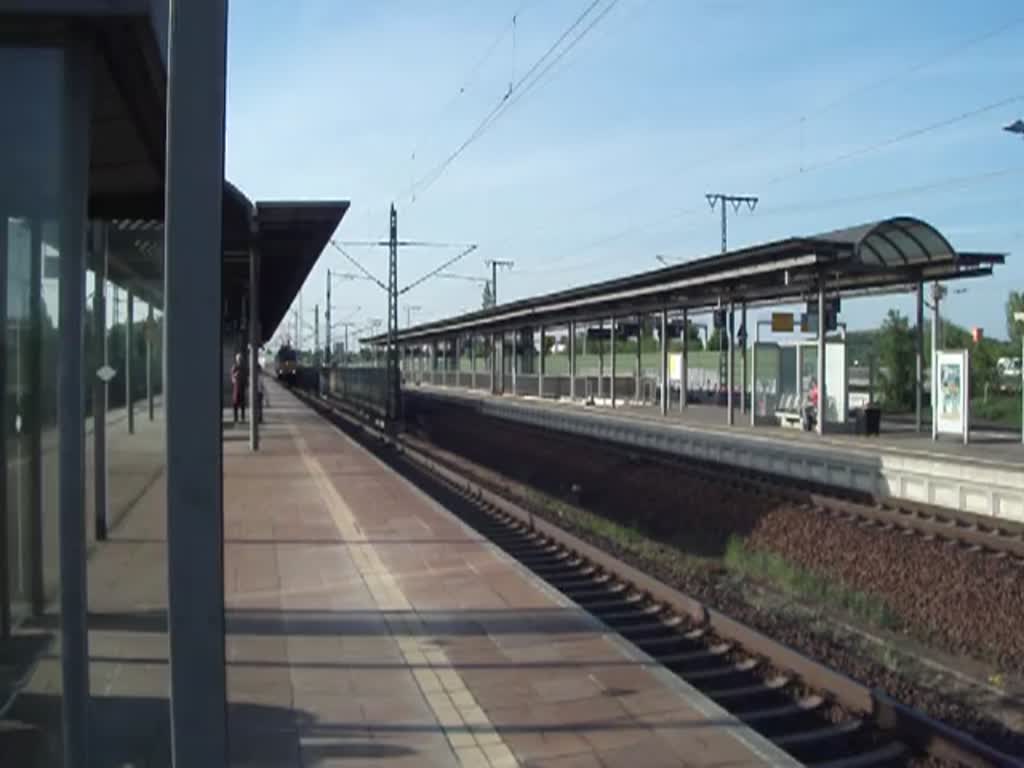 InterConnex 68904 von Warnemnde durchfhrt hier den Bahnhof Leipzig/Messe und erreicht in wenigen Minuten den Leipzig Hbf.Aufgenommen am 06.05.2011 in Leipzig