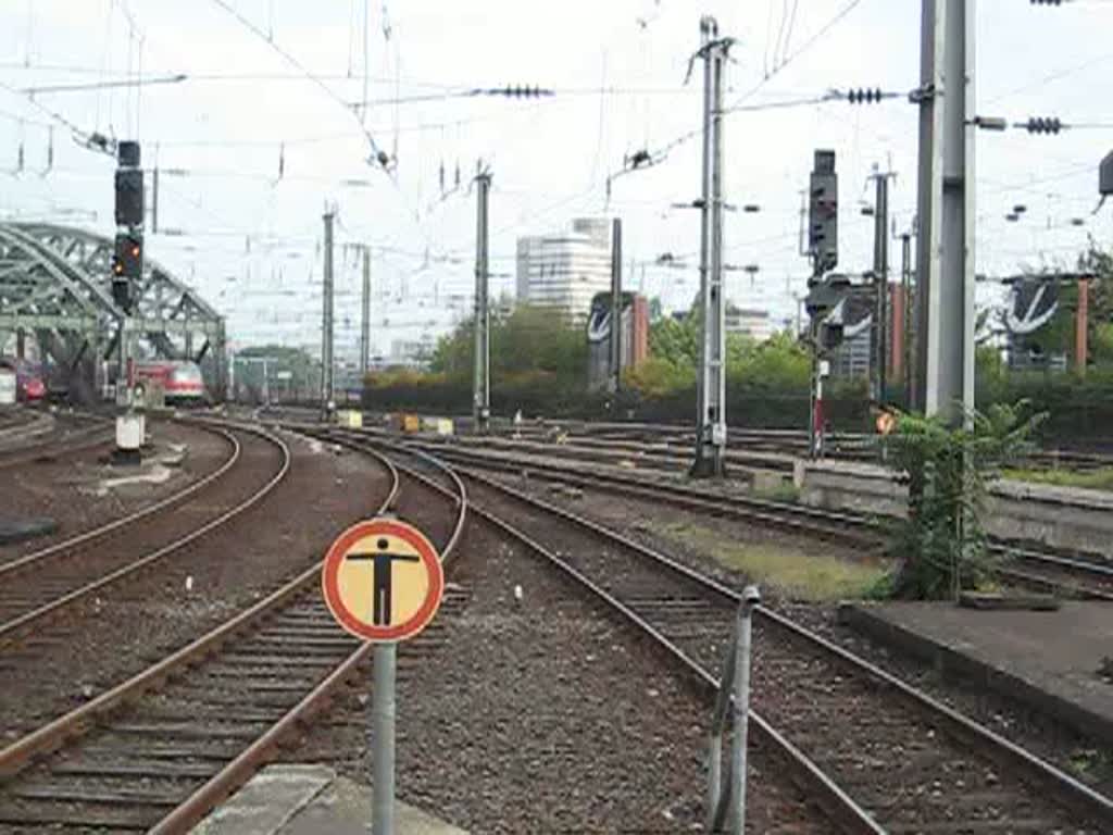 Kln HBF, 26. August 2008: Auf Gleis 8 wird der Thalys nach Paris Nord bereitgestellt.