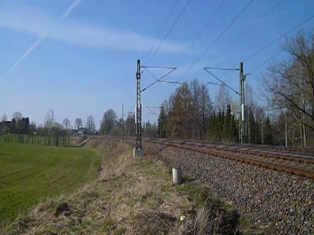 MEG 701 (91 80 6155 124-1 D-MEG) und 247 xxx fuhren am 09.04.15 mit einem leeren Zementzug durch Oberjößnitz/V.