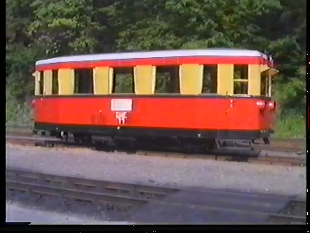 Mit dem 187 001 (T 1) wollten wir als DGEG-Reisegruppe das harzer Schmalspurnetz vom 20. bis 22. Juli 1990 bereisen. Der Triebwagen hat aber bereits am ersten Tag schlapp gemacht, soda der Rest der Bereisung mit Dampfzug absolviert wurde.