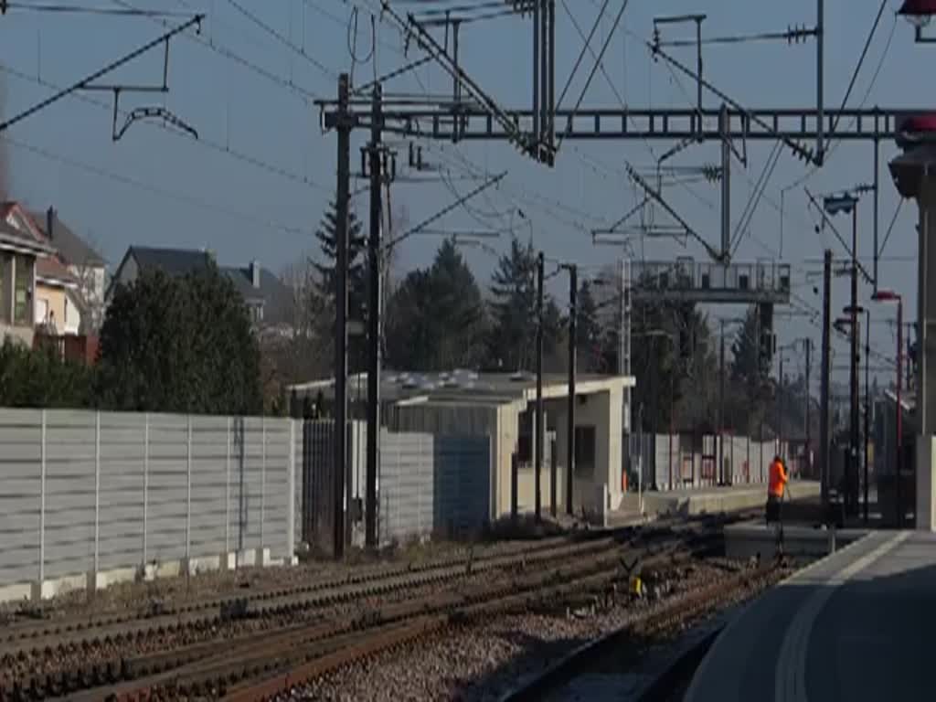 Probefahrt der CFL 3608, nach der Restauration durchfährt die Lok mit einem Güterzug den Bahnhof von Noertzange (L) in Richtung Belval Université. Die Diesellok 1818 ist nur für den Notfall mit an Bord.    31.01.2014
