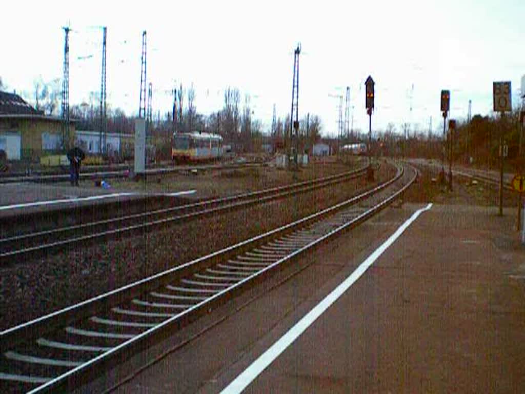 RE 4738 fhrt in Rastatt ein.24.01.2009 Videolnge 0:39min