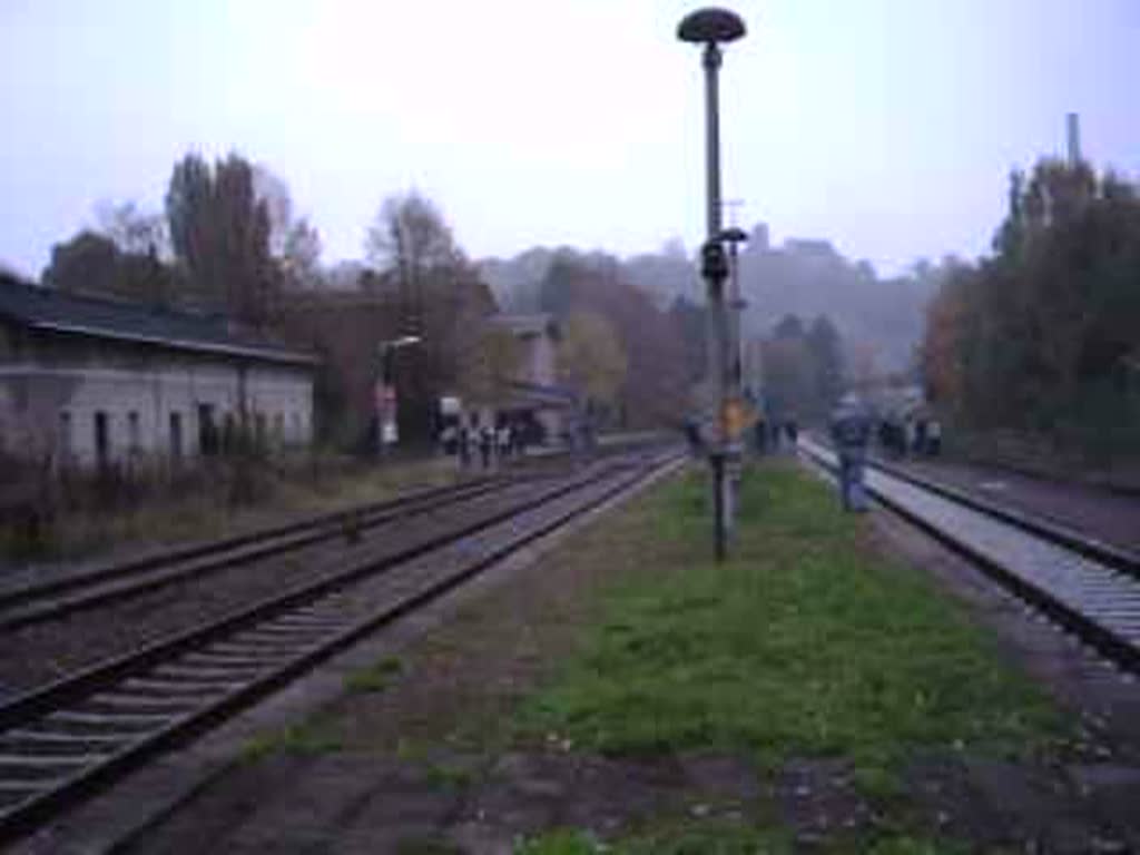 Scheinanfahrt mit der 44 1486-8 der Stafurter Eisenbahnfreunde bei der Sachsenrundfahrt des Schsischen Eisenbahnmuseums Chemnitz in Rowein am 28.10.2007
