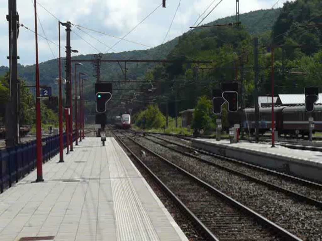 Thalys 4344 aus Richtung Aachen durchfhrt den Bahnhof von Pepinster (B) in Richtung Lttich am 12.07.08.