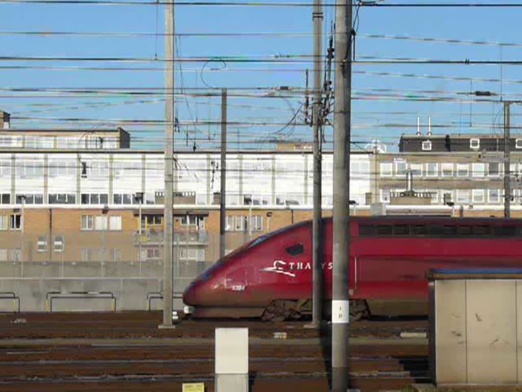 Thalys Triebzug verlsst den Bahnhof Brssel Midi in Richtung Oostende am Morgen des 14.02.2009.
