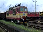 372 006 kuppelt ihre Waggongs in Dresden Friedrichstadt ab.
4-9-10  ...