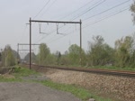 Am 14/04/2018 zog die 266 035 von Railtraxx einen gemischten Güterzug vom Maastal hoch in Richtung Montzen und Aachen-West. Das Video entstand in Berneau oberhalb von Visé.