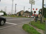 berlin-und-brandenburg Der Bahn�bergang in der Bahnhofstra�e in L�bbenau (noch nach alter sch�ner WSSB-Technik, leider aber nur noch bis Juni 2008, dann wird hier komplett alles umgebaut- elektronische Stellwerke). RE2 hat Ausfahrt vom Bahnhof, kommend von Rathenow zur Weiterfahrt nach Cottbus. Im August 2007