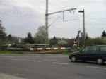 berlin-und-brandenburg Der Bahn�bergang L�bbenau in der Bahnhofstra�e. Hier hat Ausfahrt der RE2 nach Cottbus �ber Raddusch, Vetschau und Kolkwitz. Aufnahme im April 2007.