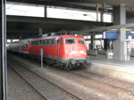 Die 110 474-4 zieht ...  Eric Otten 18.10.2010