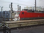 BR 120 Die Br 120 hat Gr�nes Signal bekommen und f�hrt Solo aus dem K�lner Hbf