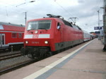 BR 120 IC1814 von K�ln Hbf Richtung Ostseebad Binz bei der Ausfahrt im Bahnhof Stralsund.(17.07.10)
inklusive Zwangsbremsung