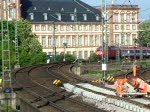BR 120 Eine verkehrsrote 120 mit dem EC 114 ' W�rthersee' von Klagenfurt Hbf nach Dortmund Hbf und eine 181 mit einem unbekannten EC am 21.04.07. Aufnahmeort war die Br�cke zwischen Mannheim HBF und Ludwigshafen Mitte.
