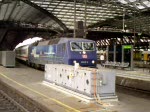 BR 120 120 151 zieht den IC 2010 Frankfurt(Main)Hbf - Berlin S�dkreuz mit +5 aus K�ln Hbf. Wegen dieser geringen Versp�tung musste im Hbf schon ein Gleiswechsel angeordnet werden. 28.03.08