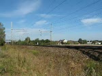 BR 140 mit Zugen Eine von noch 80 laufenden: 140 590-1 mit Schotterzug in Fahrtrichtung Seelze am 27.08.2009 bei Dedensen/G�mmer.
