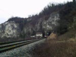 BR 146 mit Zugen RE Offenburg - Basel Bad Bf mit Br 146.1 zwischen dem Klotz-Tunnel und dem Kirchberg-Tunnel in Istein. Aufgenommen am 05.02.2008