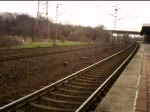 BR 146 mit Zugen Eine Br 146.0 schiebt ihren RE5 aus Koblenz nach Emmerich am Haltepunkt Leverkusen-Rheindorf vorbei. Der Zug hat an diesem Punkt seine zul�ssige H�chstgeschwindigkeit von 160 km/h noch nicht erreicht, da er in Leverkusen-Mitte einen Halt einlegte.