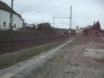 BR 152 152 168 zieht am 10.04.10 einen G�terzug durch Bad K�sen Richtung Weimar.