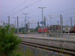 152 075 verl�sst am 02.08.08 mit ihrem G�terzug den Bahnhof ...