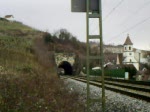 BR 155 155 206-6 hat soeben mit einem gemischten G�terzug den Kirchberg-Tunnel in Istein, in Richtung Freiburg(Brsg), verlassen. 05.02.2008 