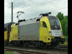 br-182-dispolok ES 64 U2-012 bespannte am 20.05.2010 eine BMW Zug in Richtung S�den. Hier in Eschwege West.