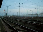 ES64U2-098 mit einem G�terzug ...  Alexander Ring 04.02.2011