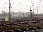 br-182-private Ein 'Taurus' mit Containerwagen beim verlassen des Seelzer Rangierbahnhof am 25.03.2009