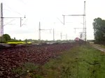 BR 185 mit Schotterwagen ...  Stefan 08.06.2009