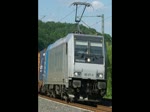 br-185-private 185 671-5 mit Containerzug in Fahrtrichtung S�den. Aufgenommen am 07.07.2010 bei Mecklar.