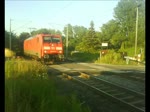 189 011-0 zog am 21.7.10 einen G�terzug mit neuen Selbstentladewagen ...