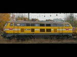 BR 216 Wiebe Lok Nr. 11, alias 216 012-5 mit Bauzug in Fahrtrichtung Norden durch Eichenberg. Aufgenommen am 01.11.2009.