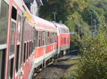 Die 218 217-8 zieht ...  Eric Otten 19.10.2010