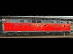 br-219-dr-119 Ein ganz besonderes Nikolausgeschenk machten wir uns am 6.12. als wir mit dem Zusatz Re 16601 um 8:40h in Heiligenstadt gen Erfurt aufbrachen. Das besondere an disem zus�tzlichen Zug ist, das er von 219 084-1 gezogen wird. Hier wird der Zug eine gute halbe Stunde vor Abfahrt in Heiligenstadt bereitgestellt.