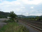 BR 233 mit Zugen 233 285-6 beim rangieren mit Kaliwagen im ehemaligen Bahnhof Wartha/Eisenach. Aufgenommen am 26.08.2009.