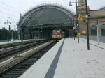 BR 371 371 005-5 mit EN459 von Z�rich HB nach Praha hl.n.bei der Ausfahrt im Hauptbahnhof Dresden.(13.08.09)